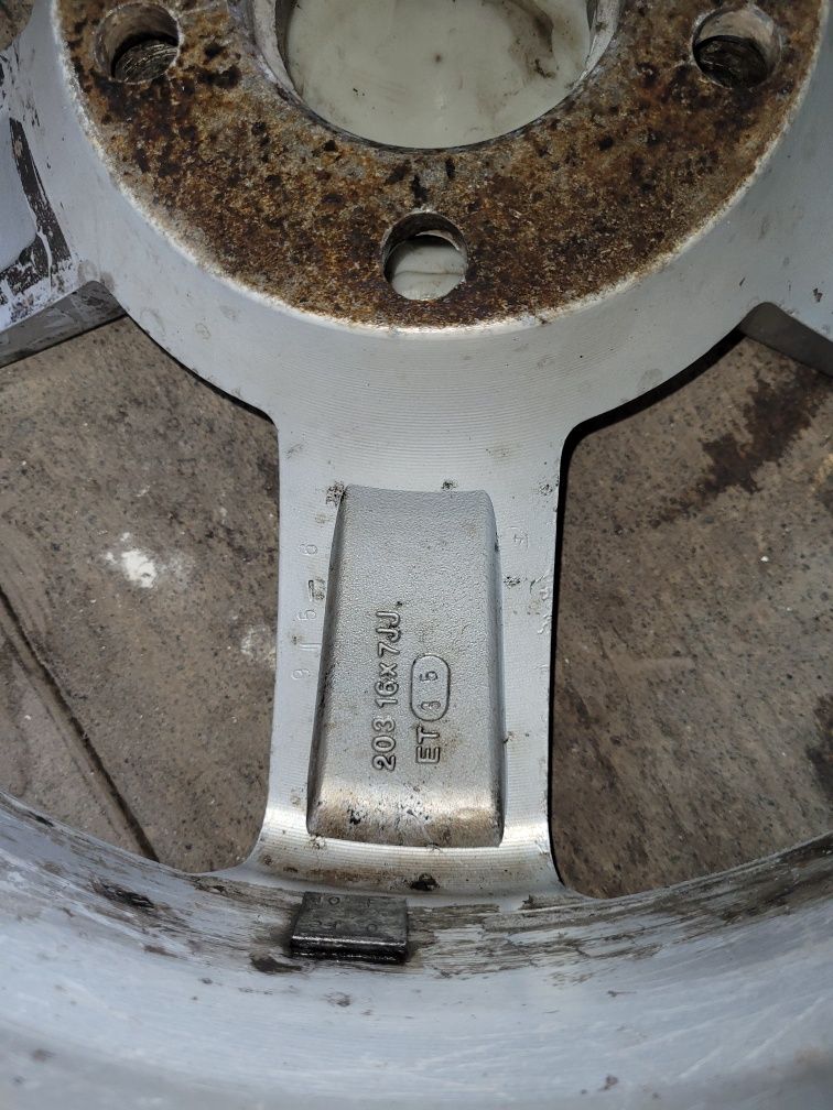 Продам один диск R16