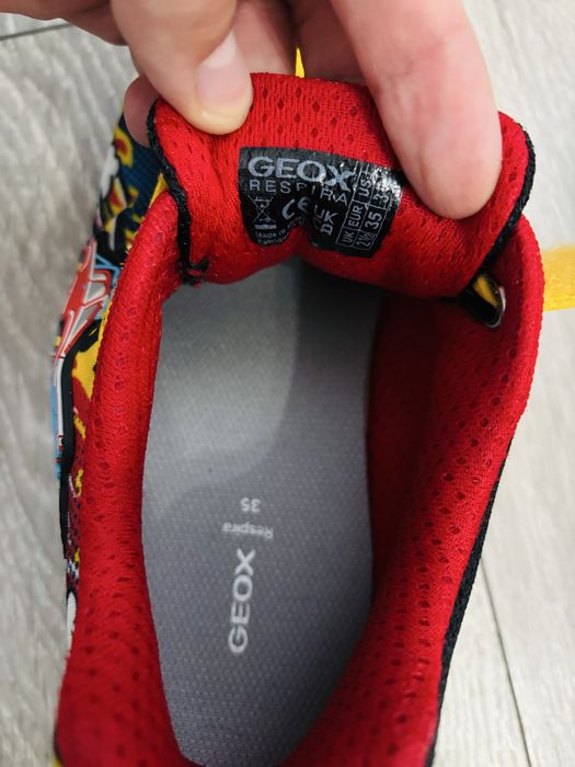 Adidasi Geox, marime 35