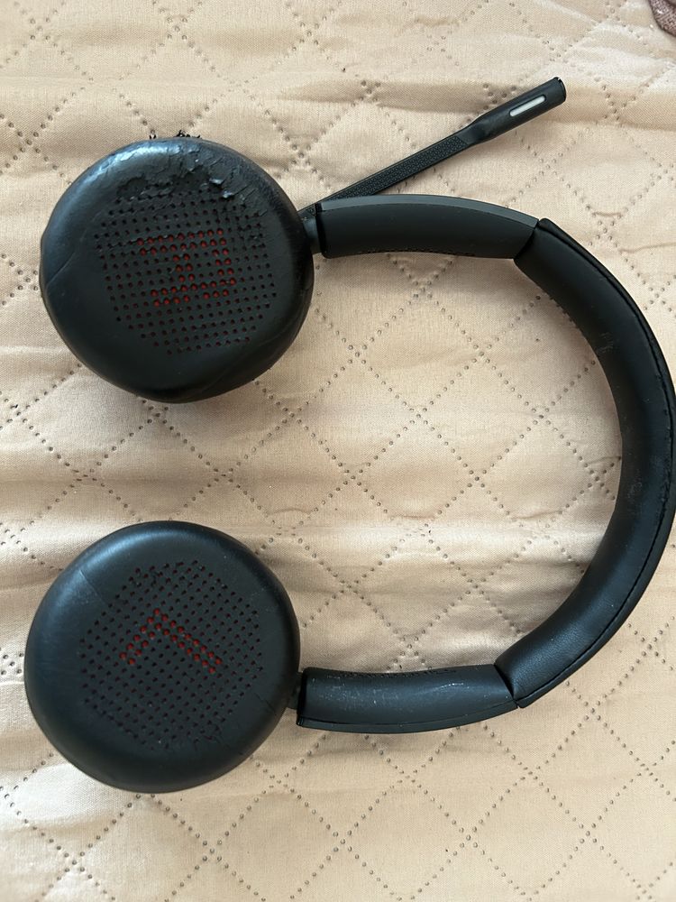 Casti Plantronics Voyager 4220 UC