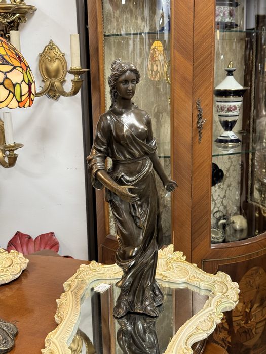 Statueta din bronz masiv