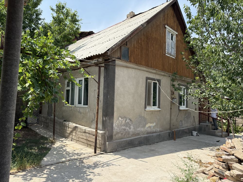 Продается коттедж 4-соток р-н Телеграф можно через банк