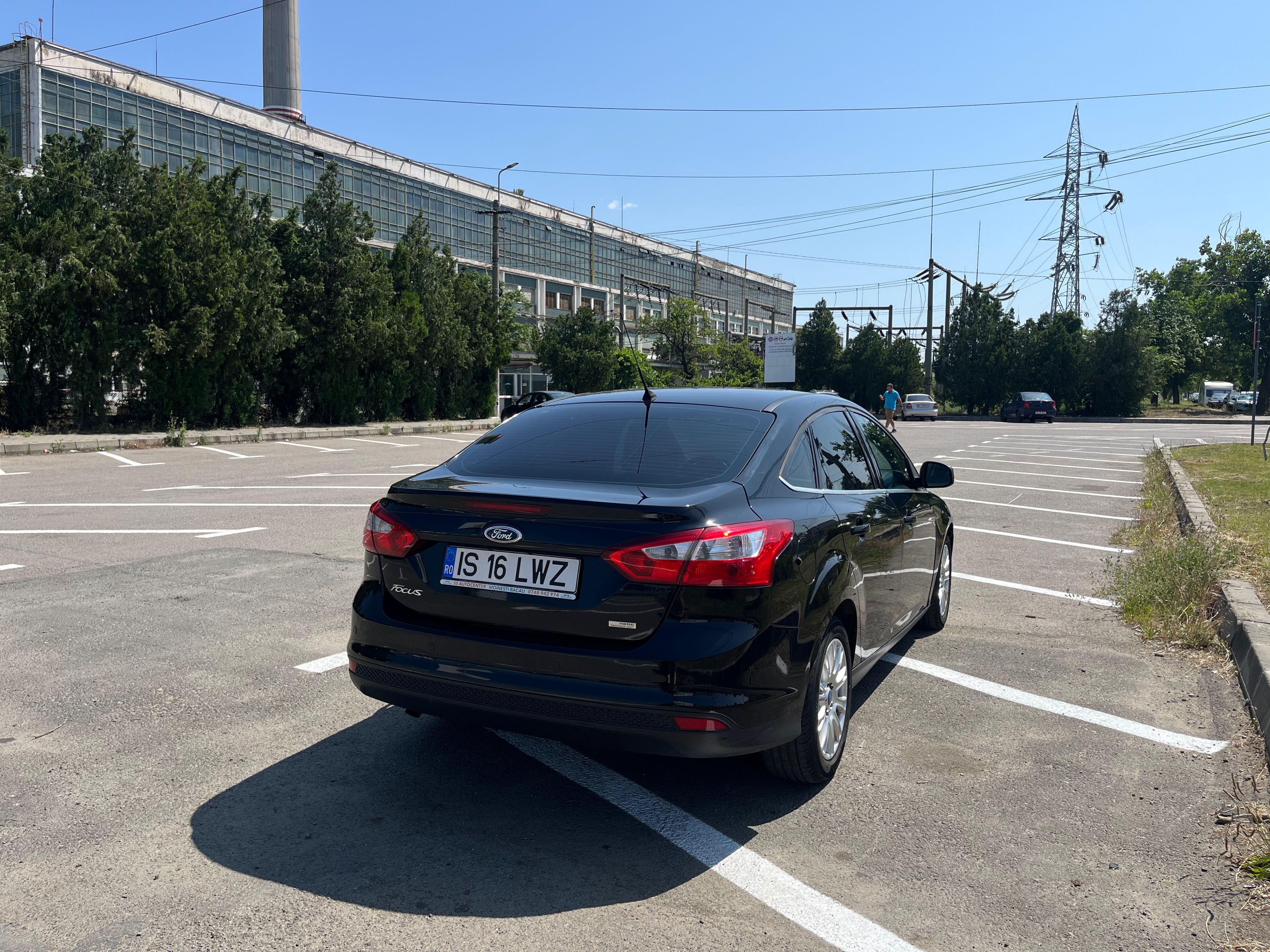Ford Focus 3 Sedan 1.6 TDCi 95CP - 2011 - Negru