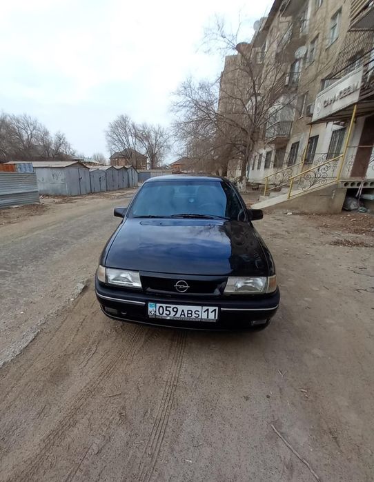 Opel Vectra CDX 2.0