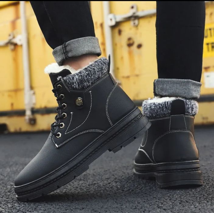 Продам зимние ботинки с мехом