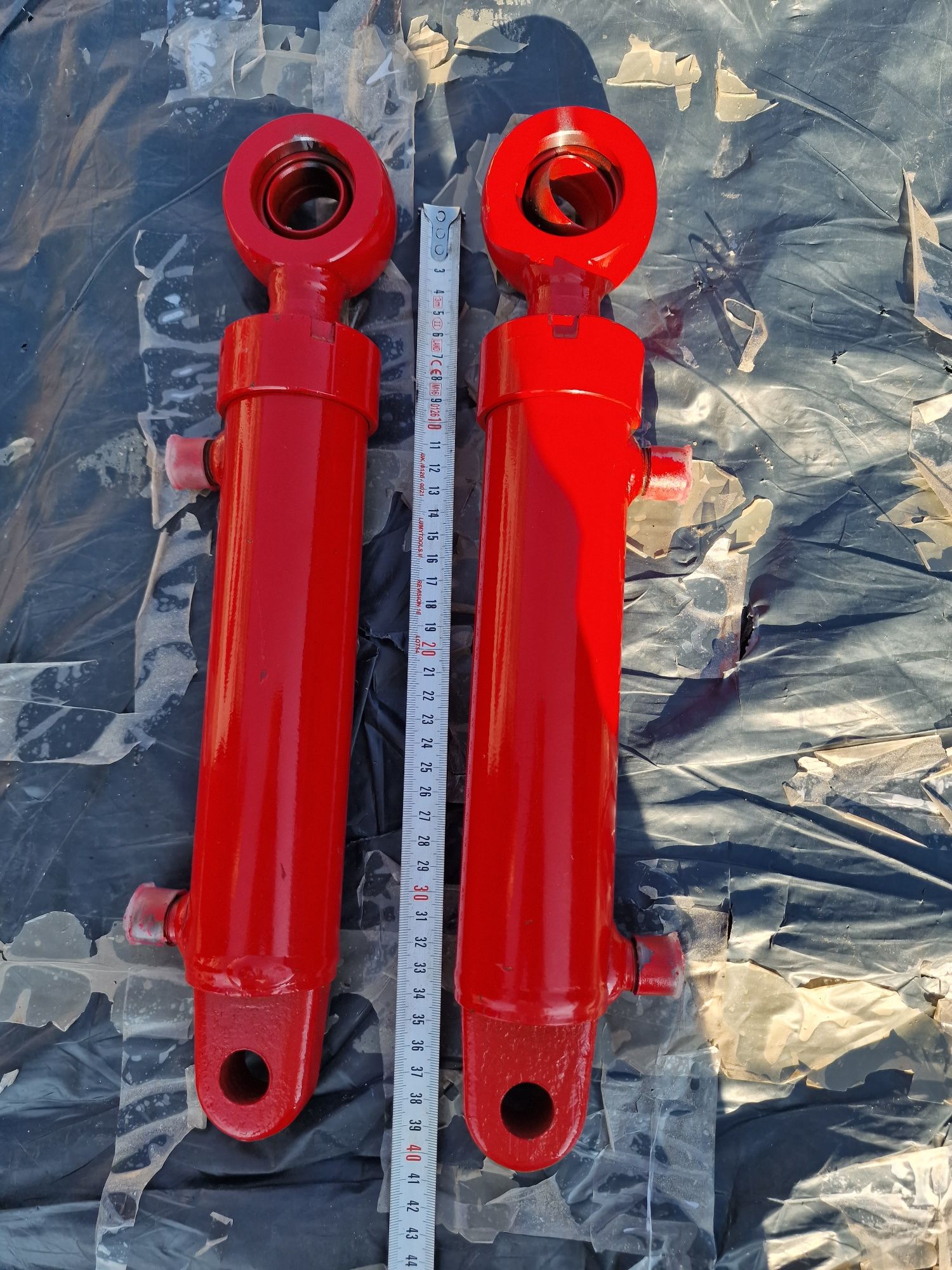 Cilindru hidrauli plug reversibil 370 mm nou preț 450 lei tel 0751 56