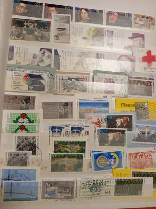 Clasor cu timbre bine   îngrijit