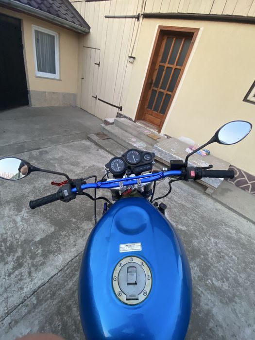 Vand sau Schimb Yamaha FZR600R