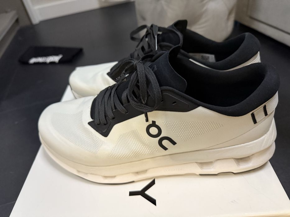 ON маратонки / черно бели размер 45