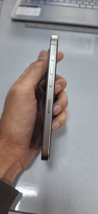 iPhone 15 Pro Natural Titanium