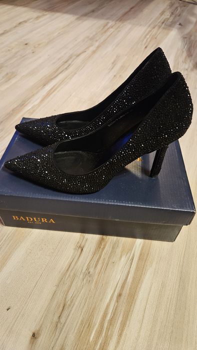 Елегантни обувки размер 38