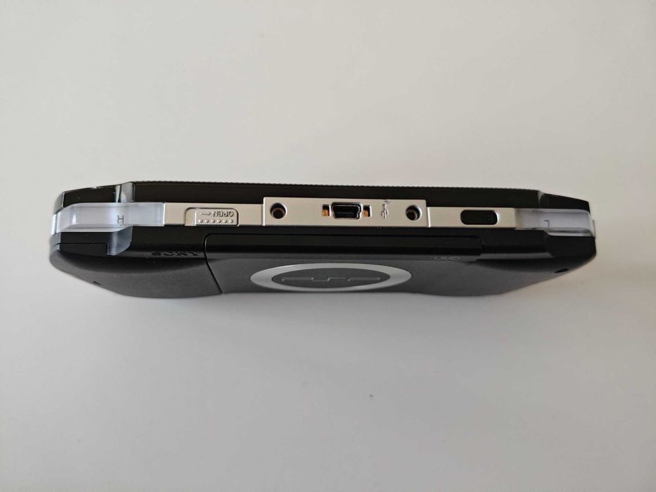 Sony PSP Playstation Portable - качени много игри