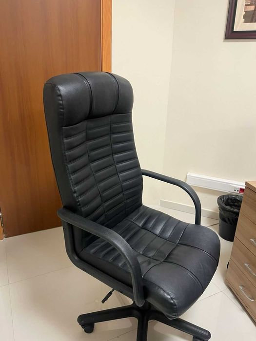 Продаются офисные кресла в отличном состоянии