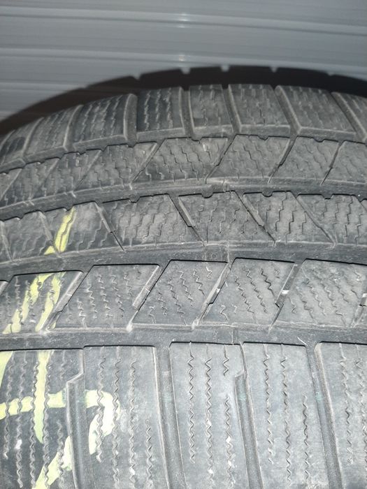 Гуми Continental 275 40 22 dot 2318 winter