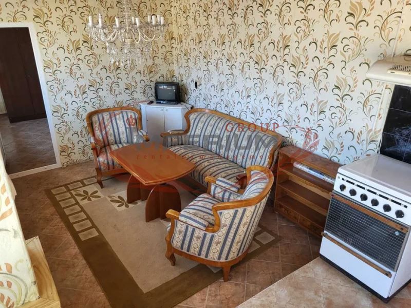 Дава се под наем Двустаен апартамент в Варна, Бриз - 70 кв.м за 280.5 € - Снимка #1