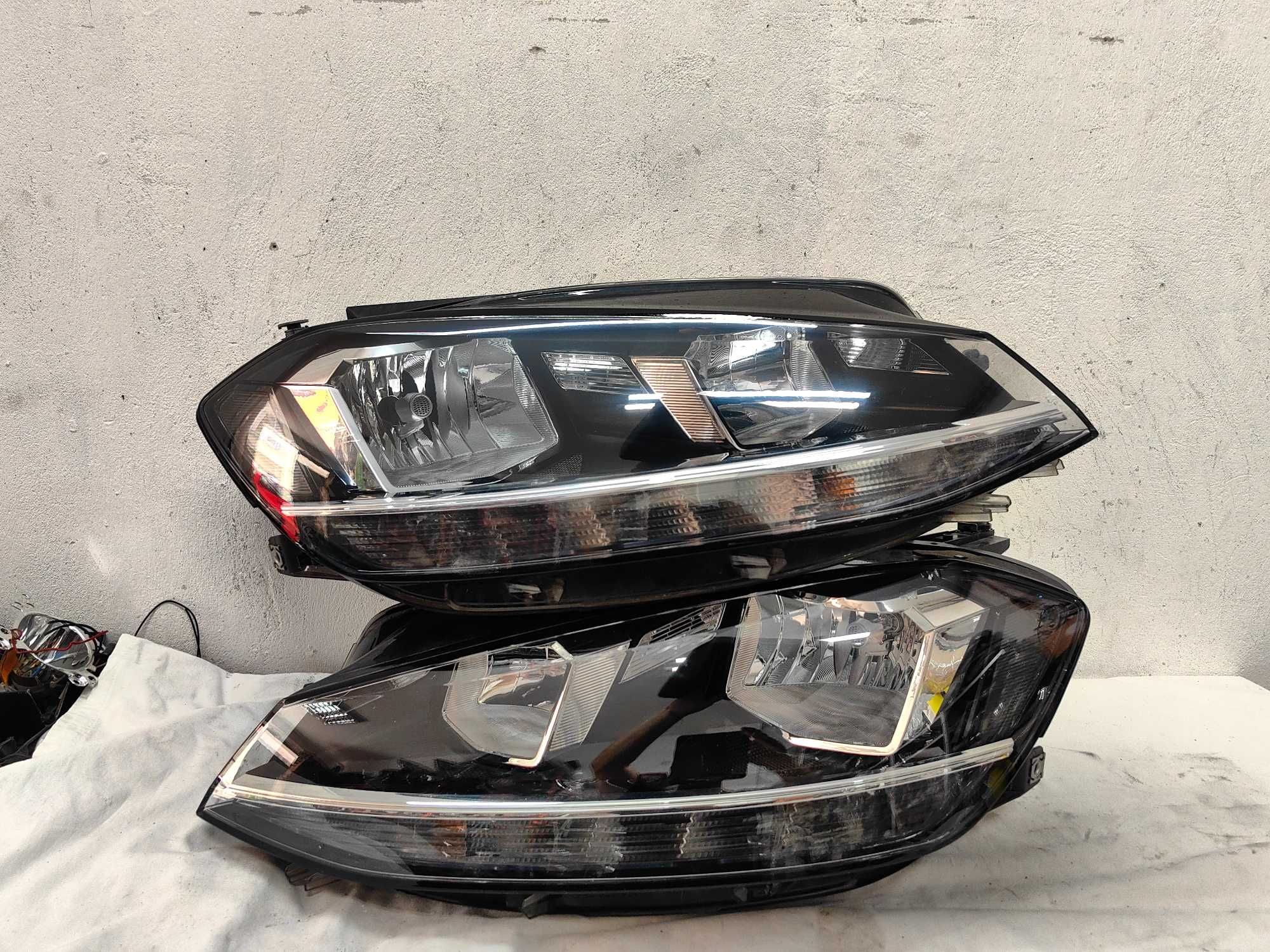Оригинални фарове  Vw Golf 7 Feis Led