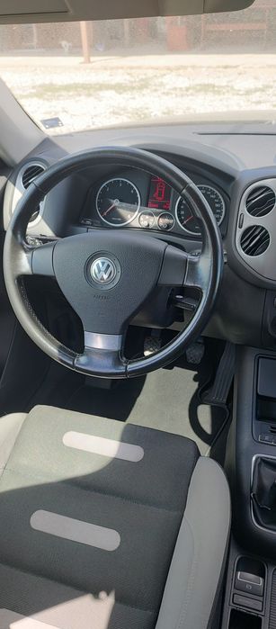 Фолксваген Тигуан 2,0tdi,140 к.с.