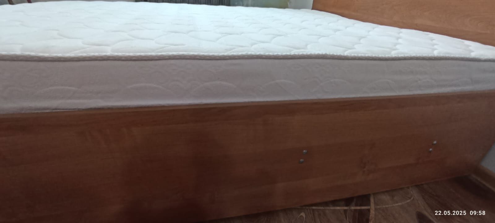 Продам двуспальную кровать