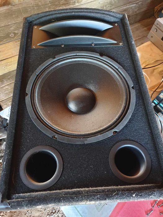 De vanzare boxe active