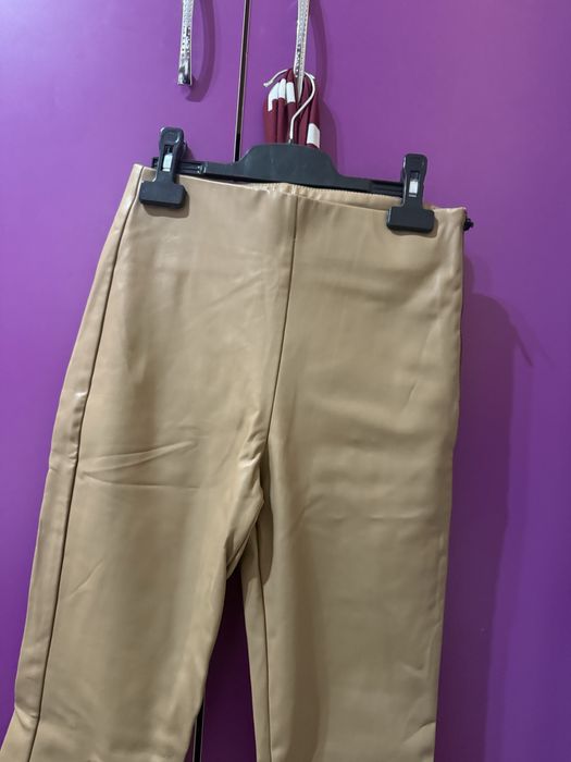 pantaloni piele zara marimea XS