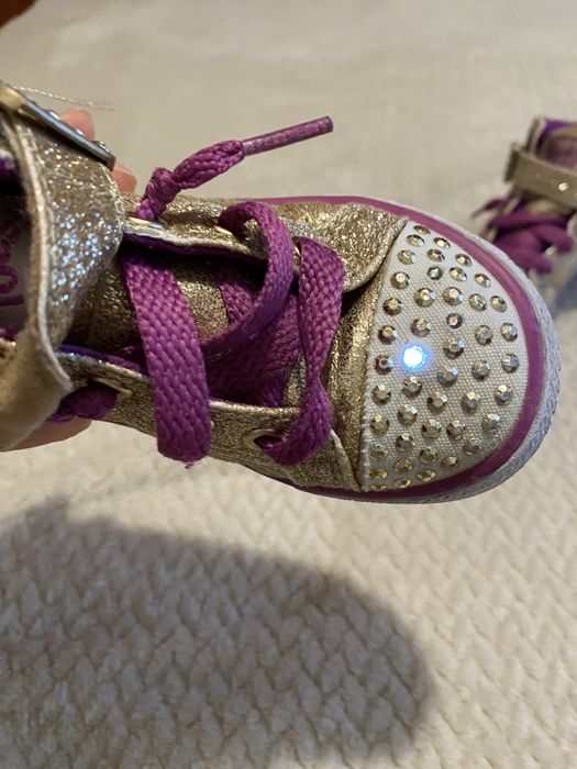 Ghetute skechers marimea 23