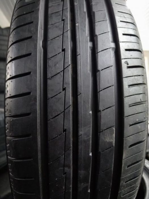 225 40 18, 225 45 18, 245 45 18, 245 40 18, 235 40 18, 225 50 18, 285