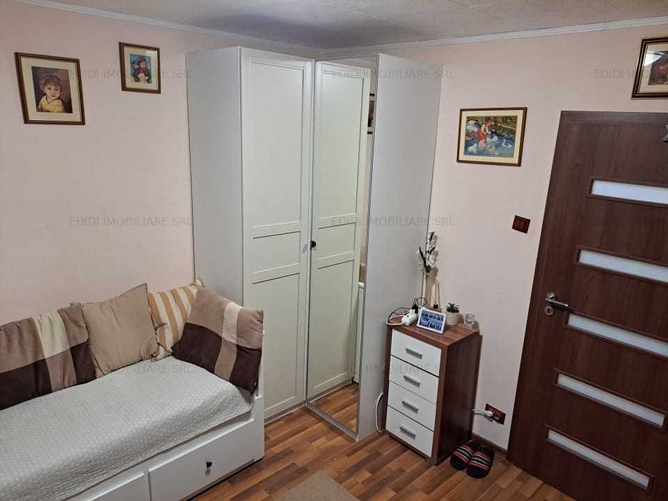 Vand apartament 2 camere Margeanului