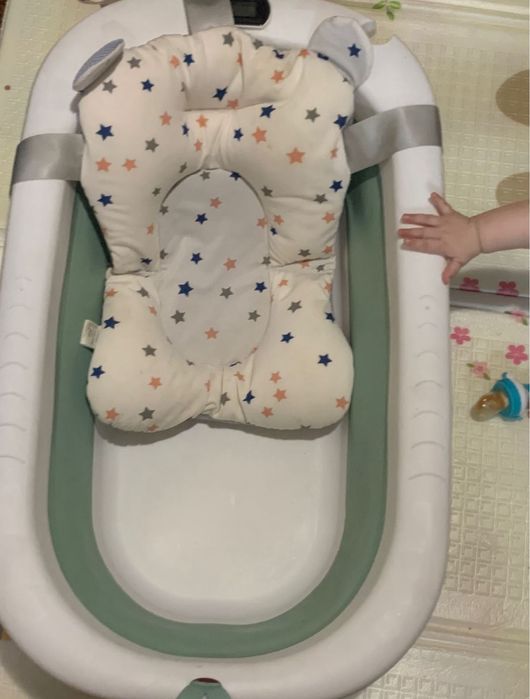 Складная ванночка с подушечкой для купания малыша