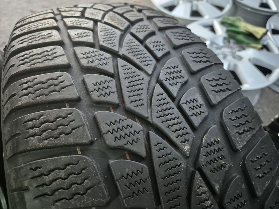 235 60 18 Dunlop 4 anvelope iarna