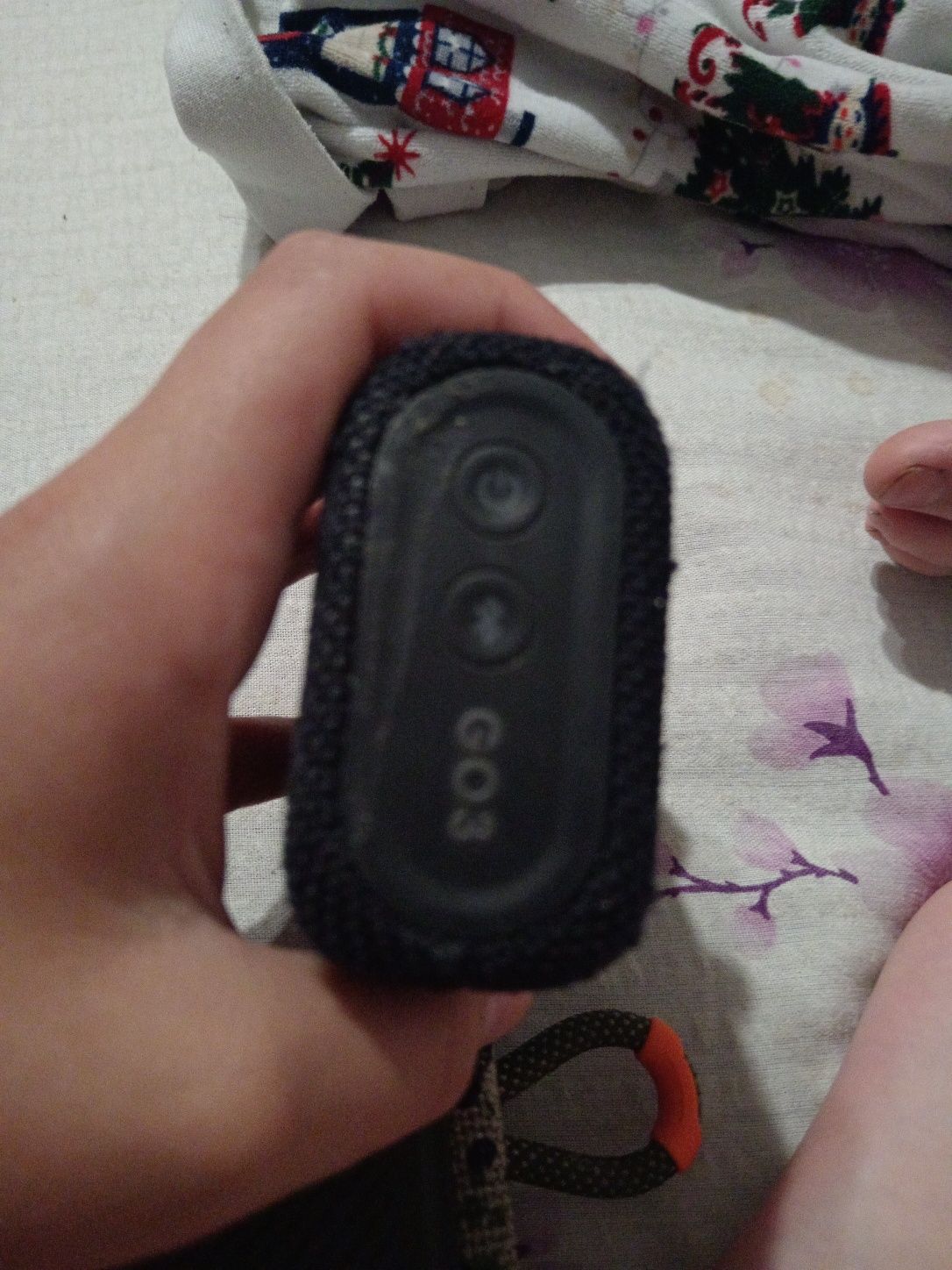 Vând boxă JBL GO 3 stare cea verde noua cea neagra aproape noua