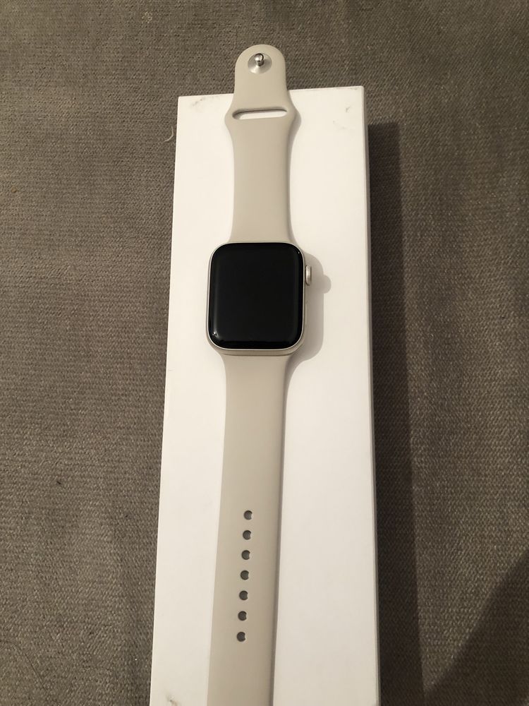 Продам Apple watch SE 2022 44m