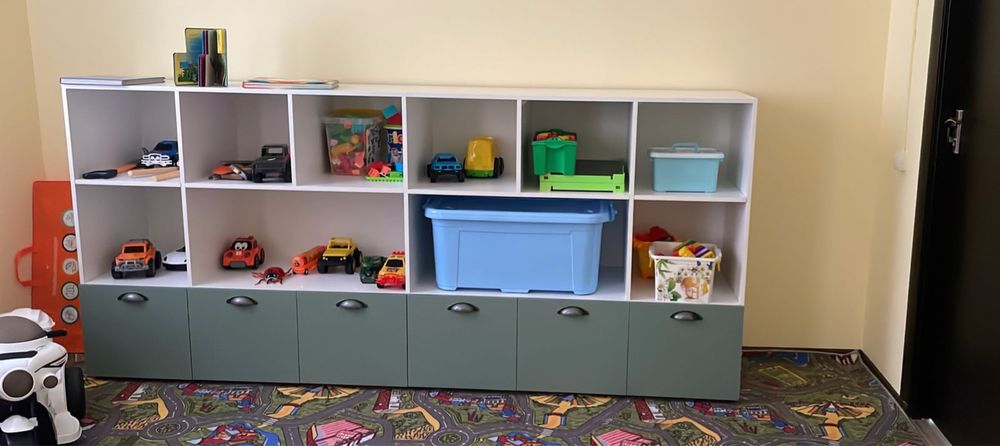 Продам Продам детскую мебель шкафы для игрушек.