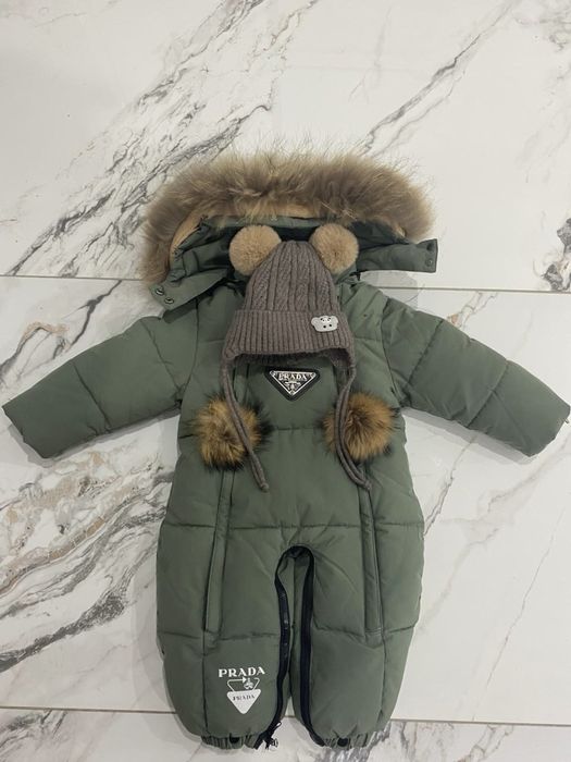 Продам зимний комбинезон. Можно как на мальчика так и на девочку