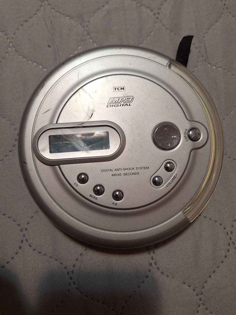 CD player portabil MP3 marca TCM, de colectie