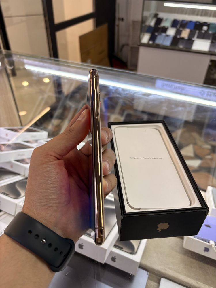 iPhone 11 Pro Max 64 gb gold