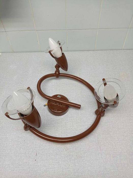 Продавам осветително тяло