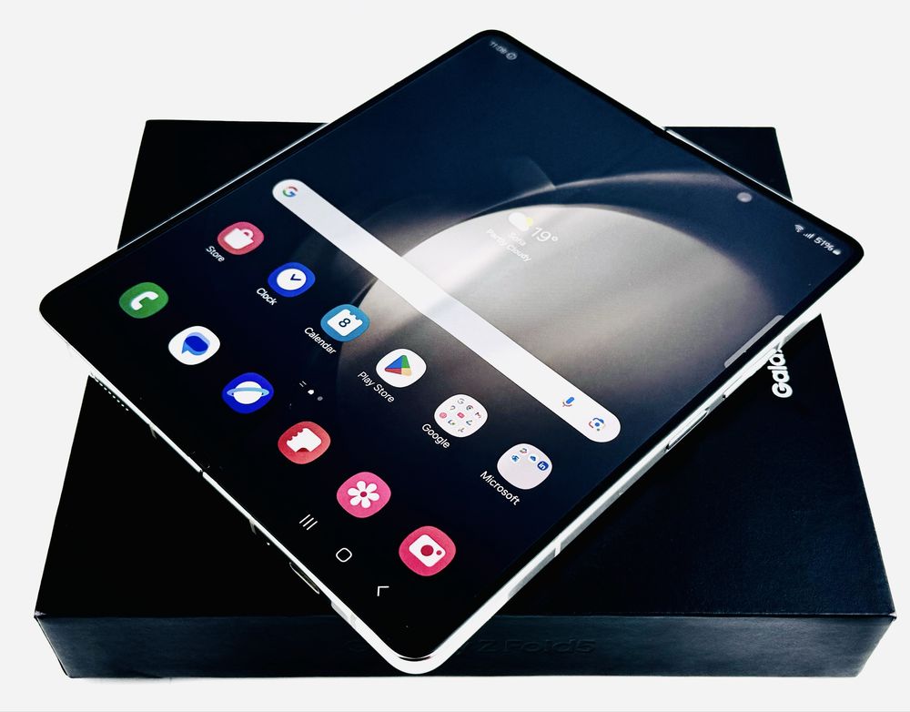 Samsung Galaxy Z Fold 5 5G 256GB 12RAM Begie Отличен! Гаранция!