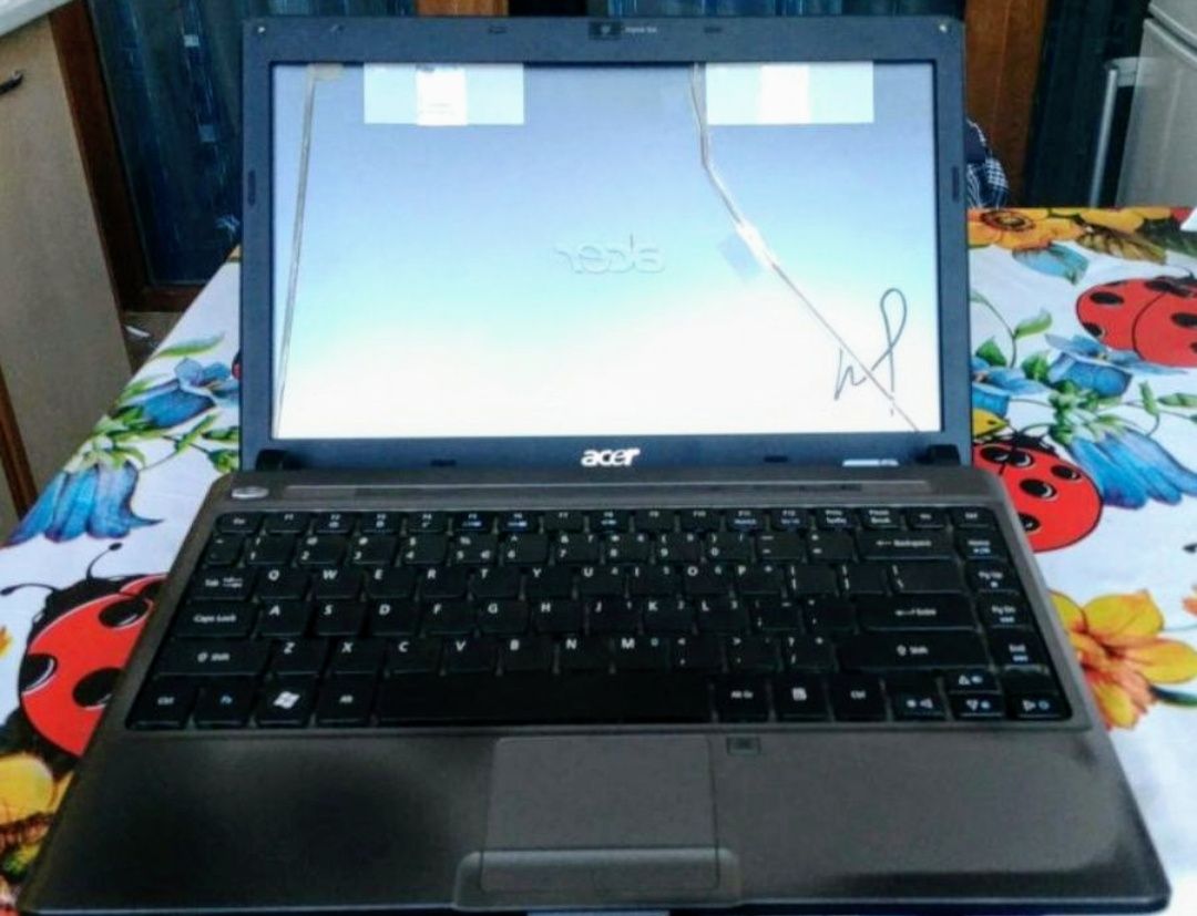 Dezmembrez Laptop Acer Aspire 3810 T