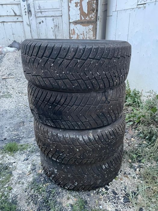 Зимние шиповные шины