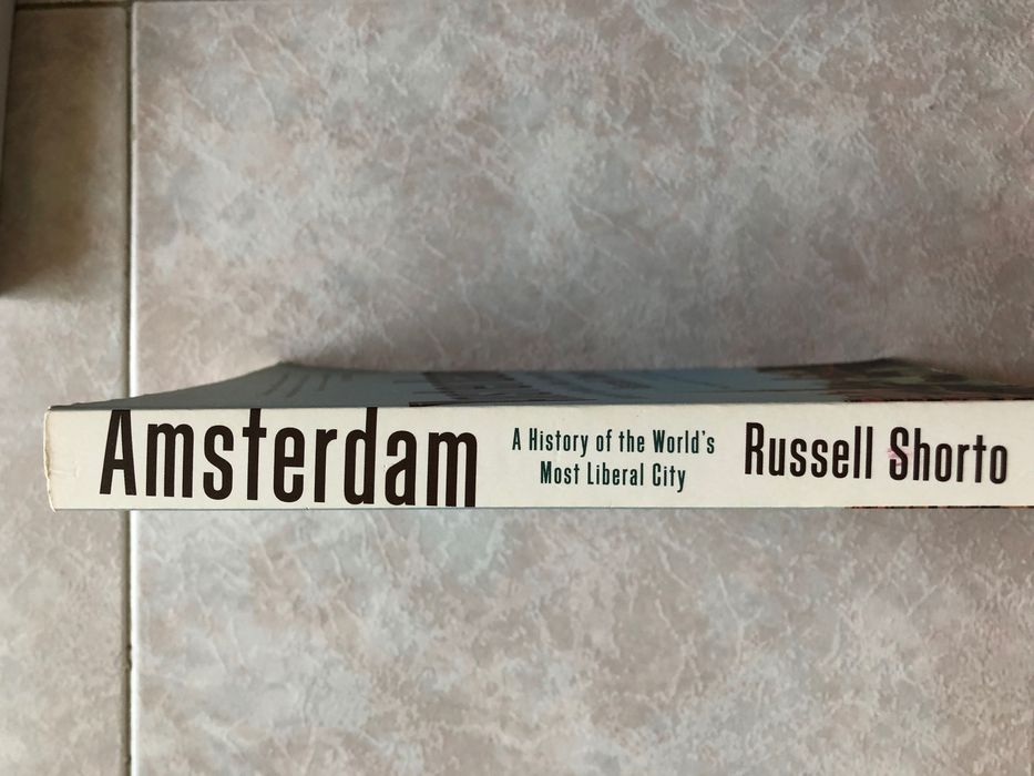Книга за историята на Амстердам на английски