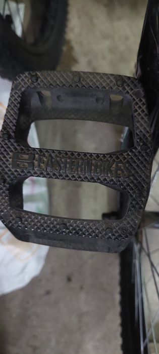 Bicicleta Eastern Bike dirt cu roti de 26