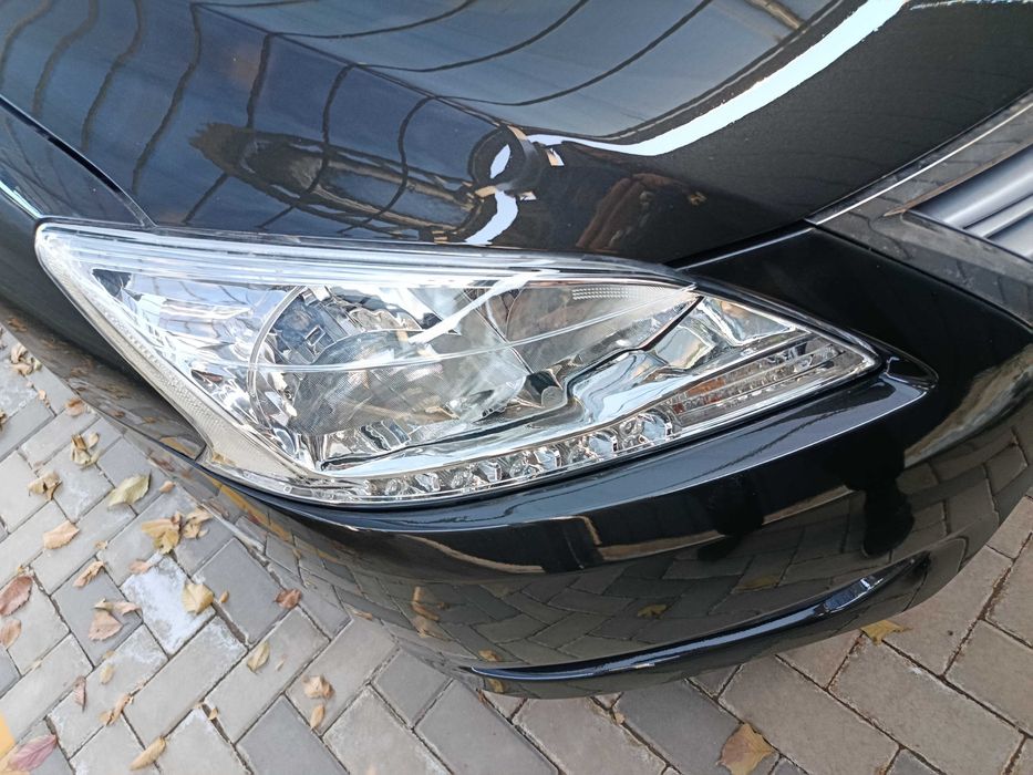 Фара правая бу, оригинал Nissan Sentra