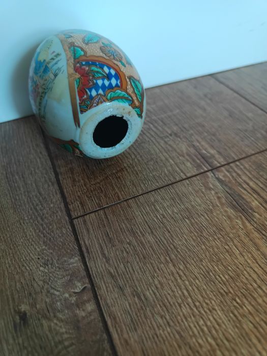 Ou portelan chinezesc bibelou