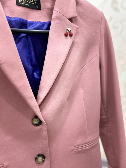 Женские платые оригиналные с новым состоение