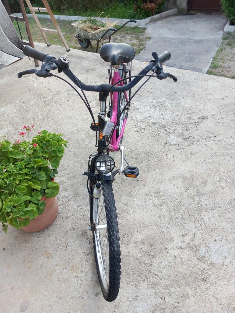 Дамски велосипед
