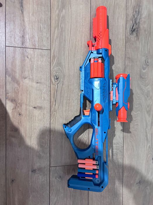 комплект пистолети играчки и патрони