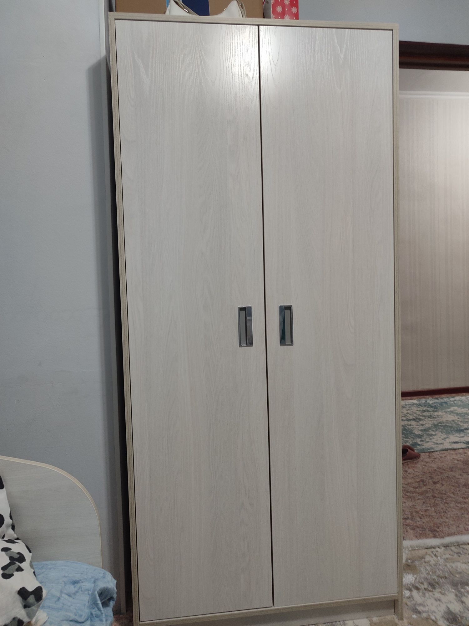 Продам шкаф для детский,прихожку.