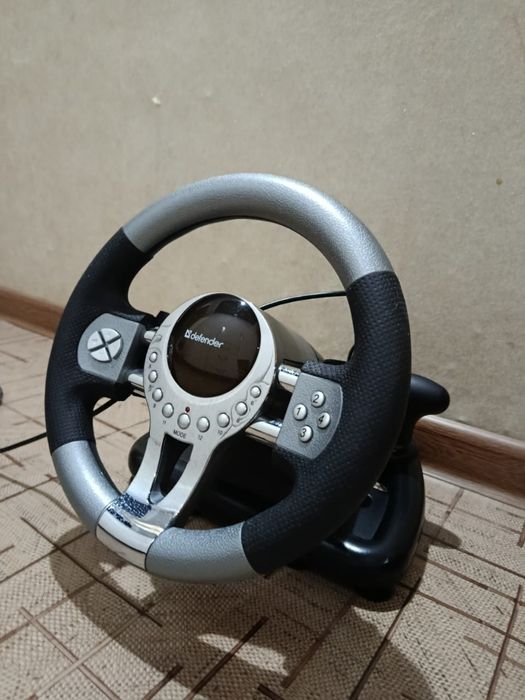 Игровой руль для компьютера
