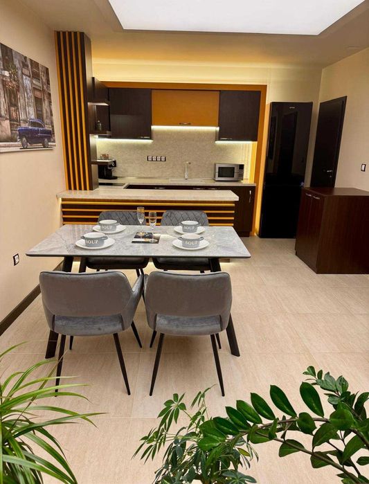 Дава се под наем Двустаен апартамент в Стара Загора, Център - 80 кв.м за 510 € - Снимка #3