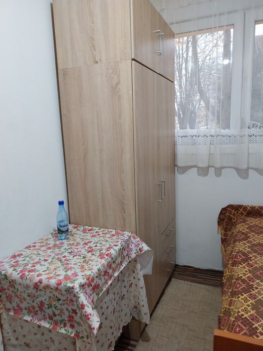 Inchiriez camera de cămin cu baie proprie si încalzire cu cnvector