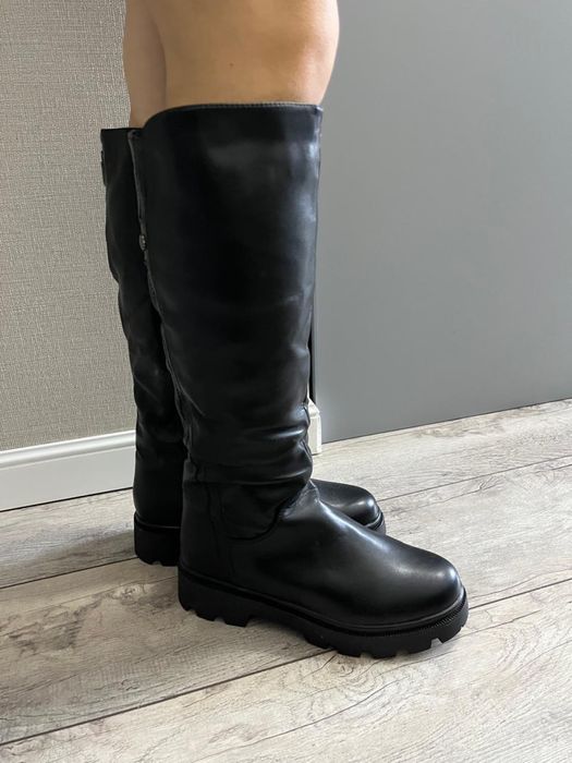 Продам женскую зимнюю обувь